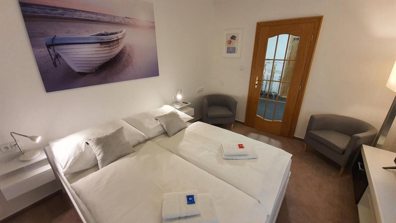 Apartment Pension Stark Františkovy Lázně Extérieur photo