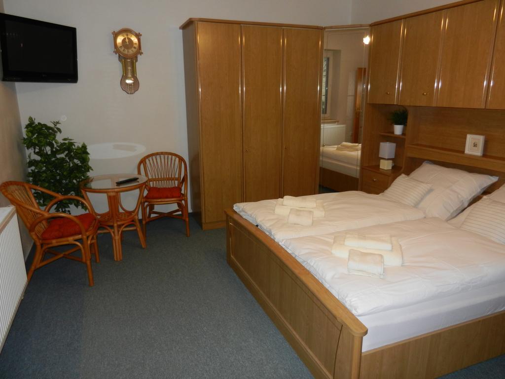 Apartment Pension Stark Františkovy Lázně Extérieur photo