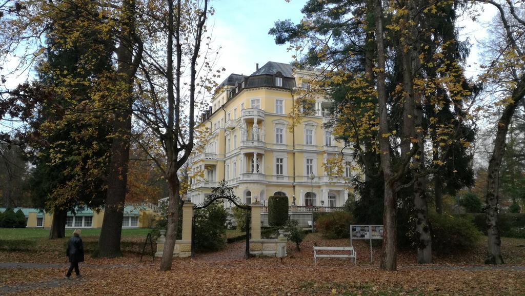 Apartment Pension Stark Františkovy Lázně Extérieur photo